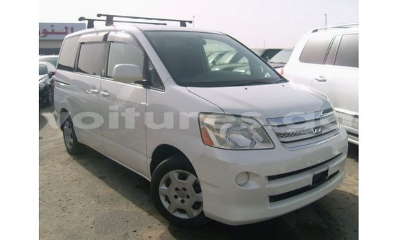 Sayi Imported Toyota Noah White Mota in Import - Dubai a estuary Sayi Imported Toyota Noah White Mota in Import - Dubai a estuary