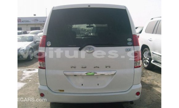 Sayi Imported Toyota Noah White Mota in Import - Dubai a estuary Sayi Imported Toyota Noah White Mota in Import - Dubai a estuary