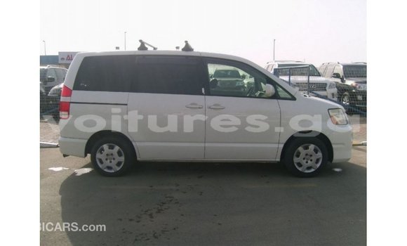 Sayi Imported Toyota Noah White Mota in Import - Dubai a estuary Sayi Imported Toyota Noah White Mota in Import - Dubai a estuary