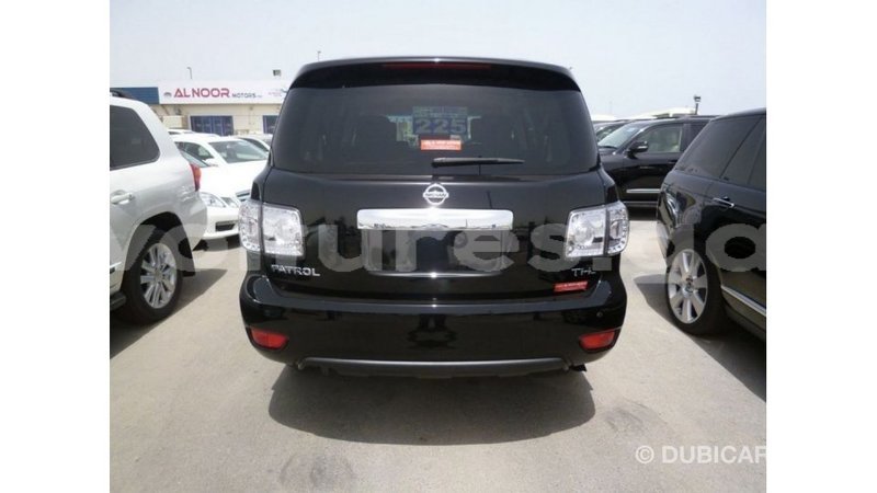 Big with watermark nissan patrol estuary import dubai 5832