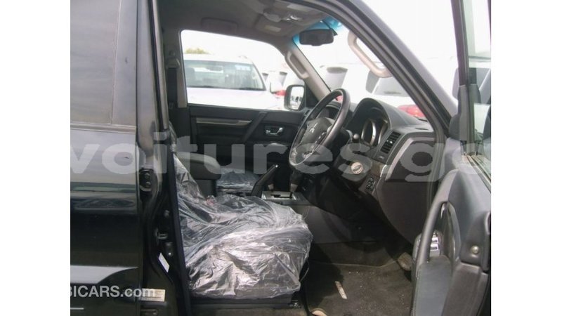 Big with watermark mitsubishi pajero estuary import dubai 5836