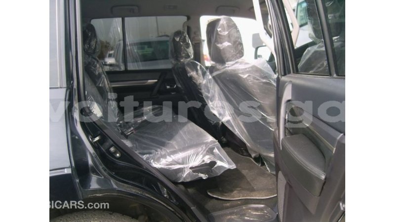 Big with watermark mitsubishi pajero estuary import dubai 5836