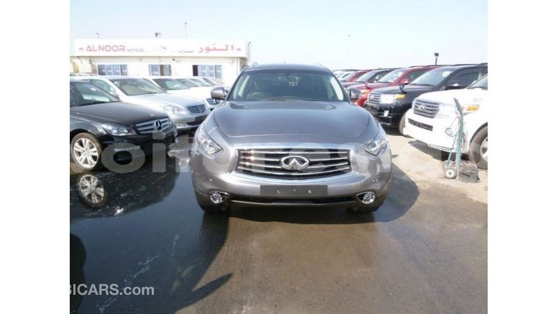 Big with watermark infiniti fx estuary import dubai 5838