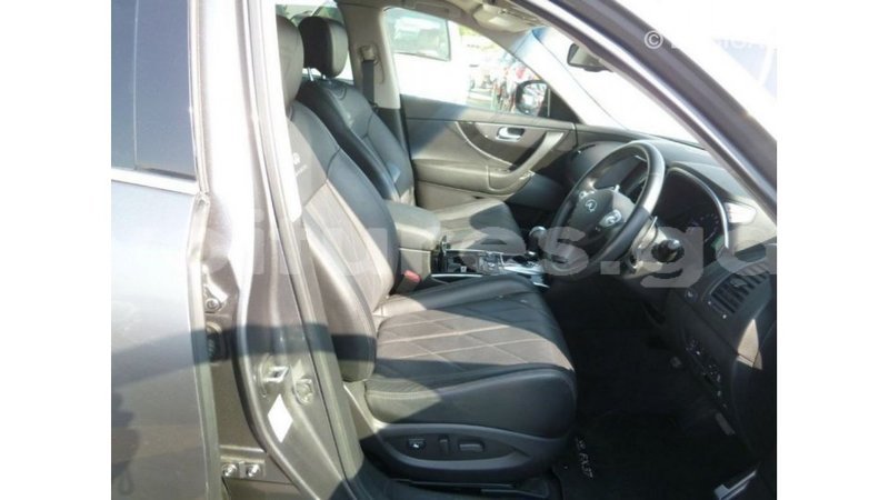 Big with watermark infiniti fx estuary import dubai 5838