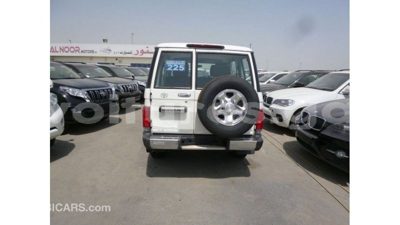 Big with watermark toyota land cruiser estuary import dubai 5848