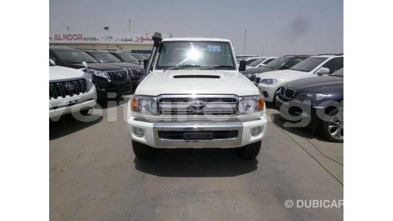 Big with watermark toyota land cruiser estuary import dubai 5848