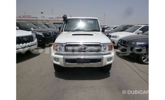 Acheter Import Voiture Toyota Land Cruiser Blanc à Import - Dubai, Estuaire Acheter Import Voiture Toyota Land Cruiser Blanc à Import - Dubai, Estuaire