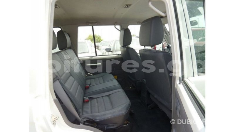 Big with watermark toyota land cruiser estuary import dubai 5848