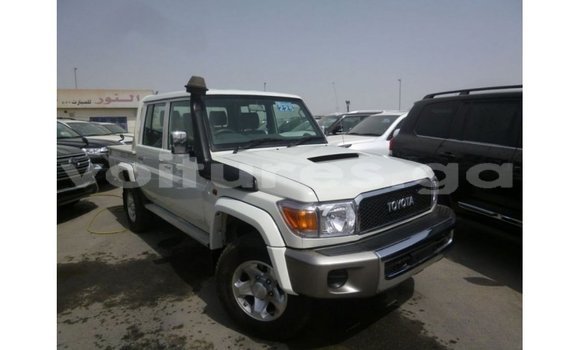 Sayi Imported Toyota Land Cruiser White Mota in Import - Dubai a estuary Sayi Imported Toyota Land Cruiser White Mota in Import - Dubai a estuary