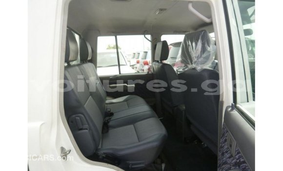 Sayi Imported Toyota Land Cruiser White Mota in Import - Dubai a estuary Sayi Imported Toyota Land Cruiser White Mota in Import - Dubai a estuary
