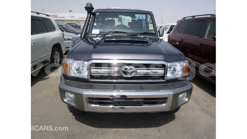 Big with watermark toyota land cruiser estuary import dubai 5853