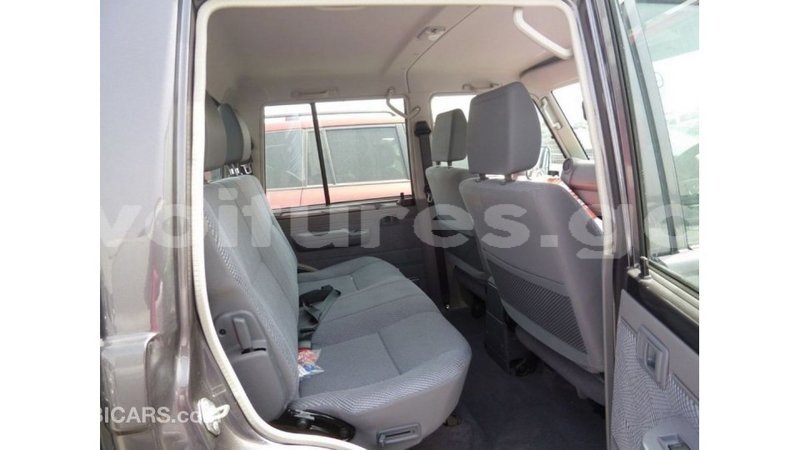Big with watermark toyota land cruiser estuary import dubai 5853