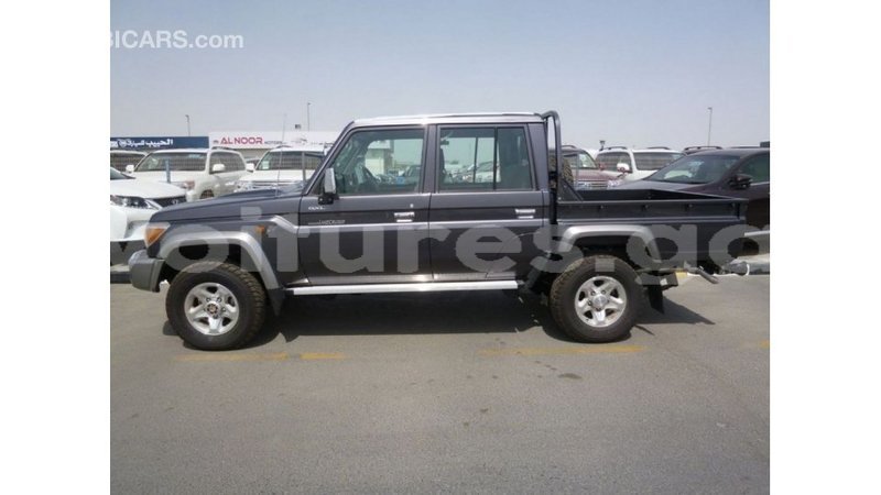 Big with watermark toyota land cruiser estuary import dubai 5853
