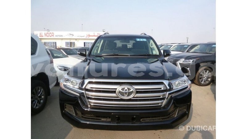 Big with watermark toyota land cruiser estuary import dubai 5860