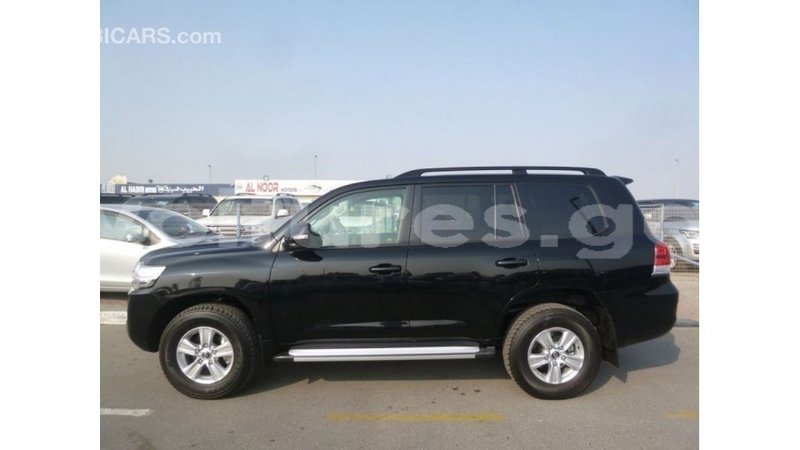 Big with watermark toyota land cruiser estuary import dubai 5860