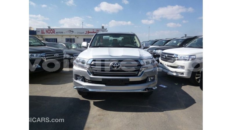 Big with watermark toyota land cruiser estuary import dubai 5863