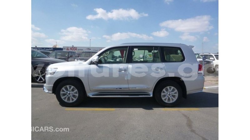 Big with watermark toyota land cruiser estuary import dubai 5863