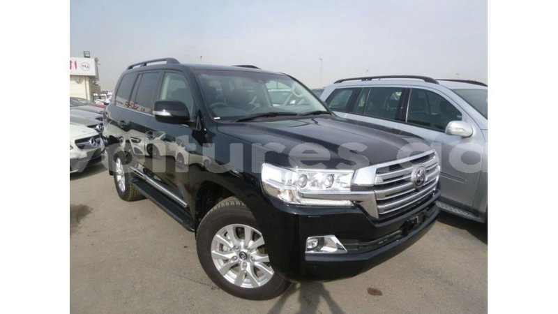 Big with watermark toyota land cruiser estuary import dubai 5864