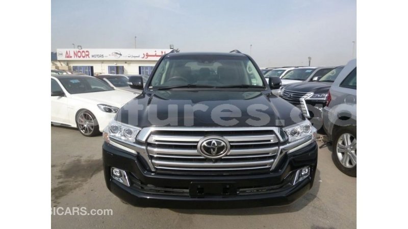 Big with watermark toyota land cruiser estuary import dubai 5864