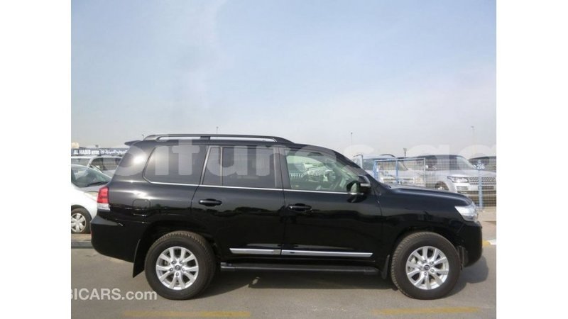 Big with watermark toyota land cruiser estuary import dubai 5864