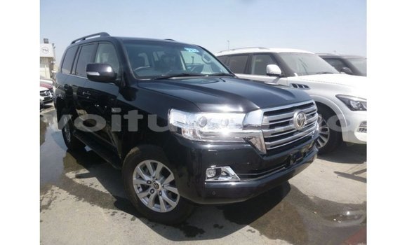 Acheter Import Voiture Toyota Land Cruiser Noir à Import - Dubai, Estuaire Acheter Import Voiture Toyota Land Cruiser Noir à Import - Dubai, Estuaire