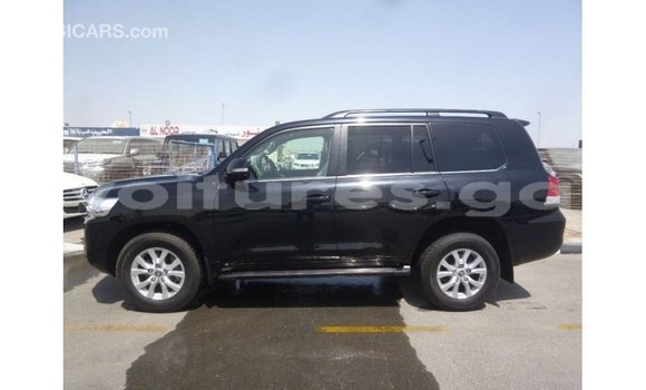 Acheter Import Voiture Toyota Land Cruiser Noir à Import - Dubai, Estuaire Acheter Import Voiture Toyota Land Cruiser Noir à Import - Dubai, Estuaire