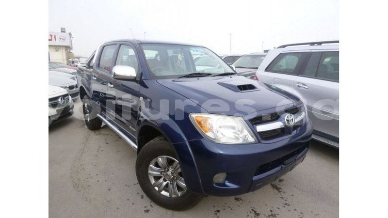 Big with watermark toyota hilux estuary import dubai 5868