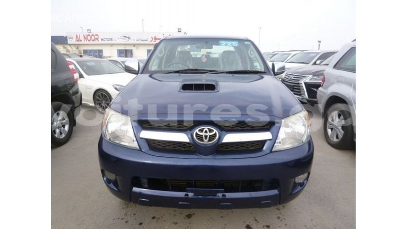 Big with watermark toyota hilux estuary import dubai 5868