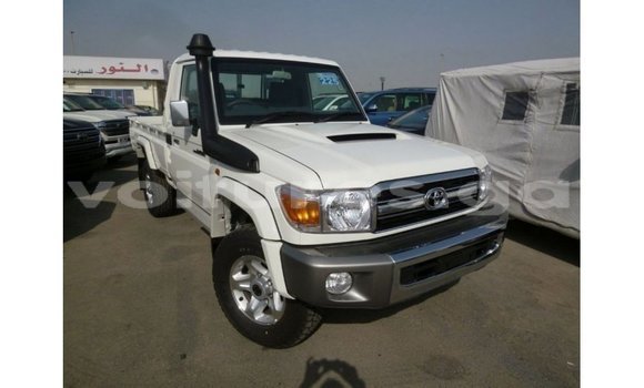 Acheter Import Voiture Toyota Land Cruiser Blanc à Import - Dubai, Estuaire Acheter Import Voiture Toyota Land Cruiser Blanc à Import - Dubai, Estuaire