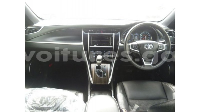 Big with watermark toyota harrier estuary import dubai 5878