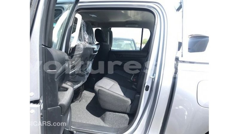 Big with watermark toyota hilux estuary import dubai 5880