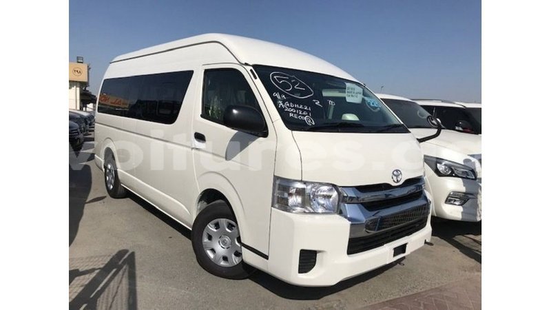 Big with watermark toyota hiace estuary import dubai 5882