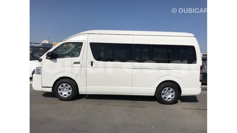 Big with watermark toyota hiace estuary import dubai 5882