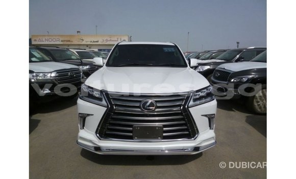 Acheter Import Voiture Lexus LX Blanc à Import - Dubai, Estuaire Acheter Import Voiture Lexus LX Blanc à Import - Dubai, Estuaire