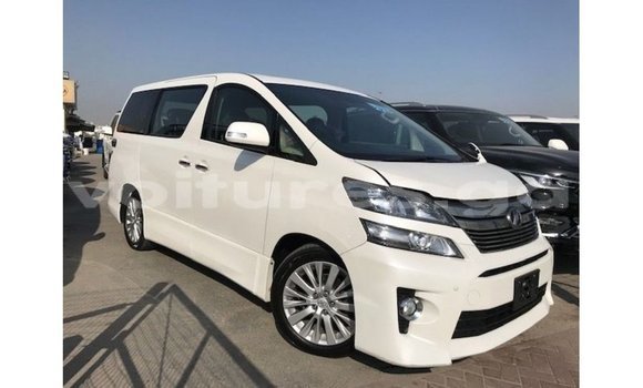 Buy Import Toyota Vellfire White Car in Import - Dubai in Estuary Buy Import Toyota Vellfire White Car in Import - Dubai in Estuary