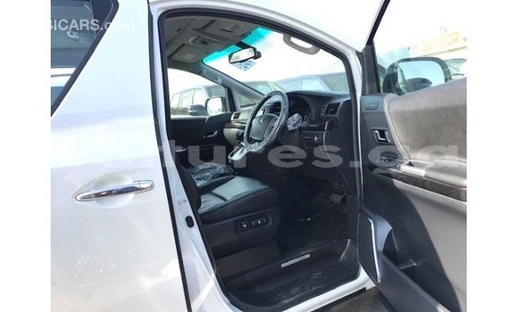 Buy Import Toyota Vellfire White Car in Import - Dubai in Estuary Buy Import Toyota Vellfire White Car in Import - Dubai in Estuary