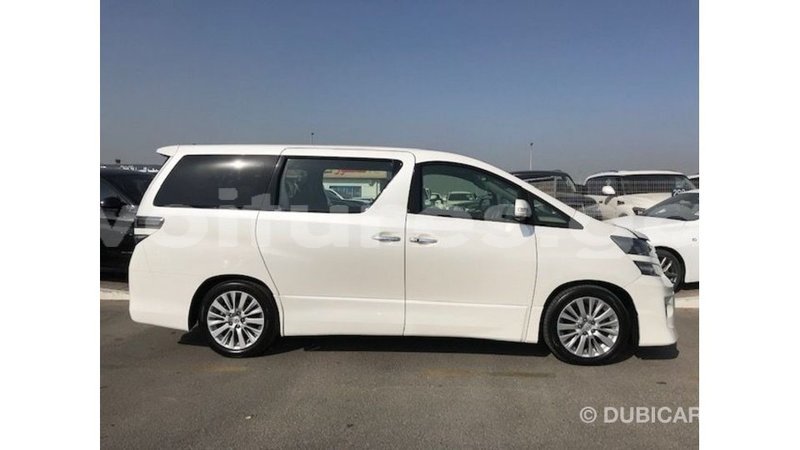 Big with watermark toyota vellfire estuary import dubai 5884