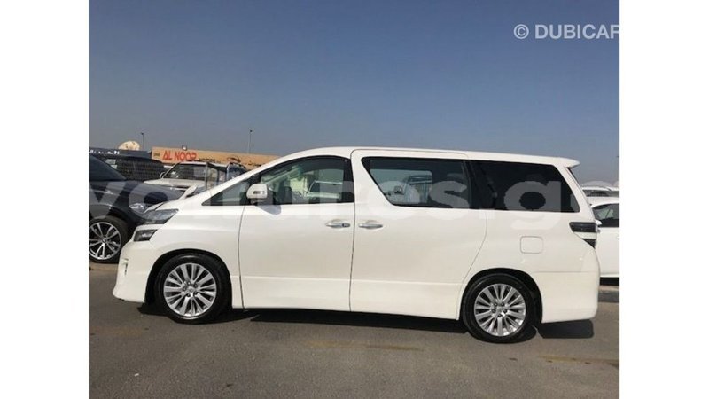 Big with watermark toyota vellfire estuary import dubai 5884