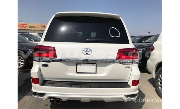 Acheter Import Voiture Toyota Land Cruiser Blanc à Import - Dubai, Estuaire Acheter Import Voiture Toyota Land Cruiser Blanc à Import - Dubai, Estuaire