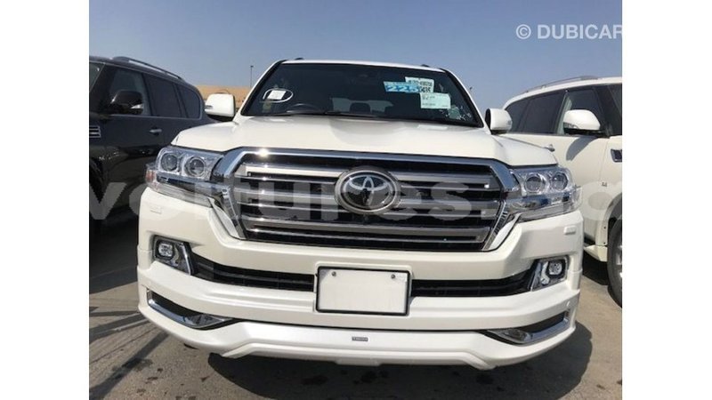 Big with watermark toyota land cruiser estuary import dubai 5886