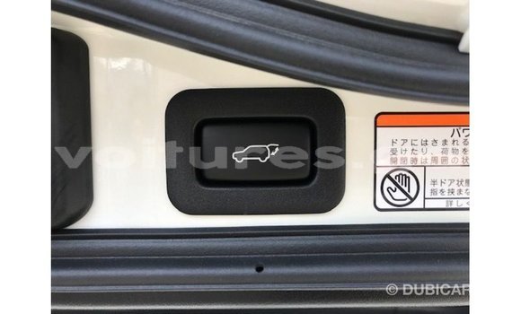 Acheter Import Voiture Toyota Land Cruiser Blanc à Import - Dubai, Estuaire Acheter Import Voiture Toyota Land Cruiser Blanc à Import - Dubai, Estuaire