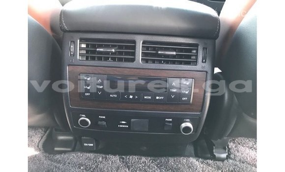 Acheter Import Voiture Toyota Land Cruiser Blanc à Import - Dubai, Estuaire Acheter Import Voiture Toyota Land Cruiser Blanc à Import - Dubai, Estuaire