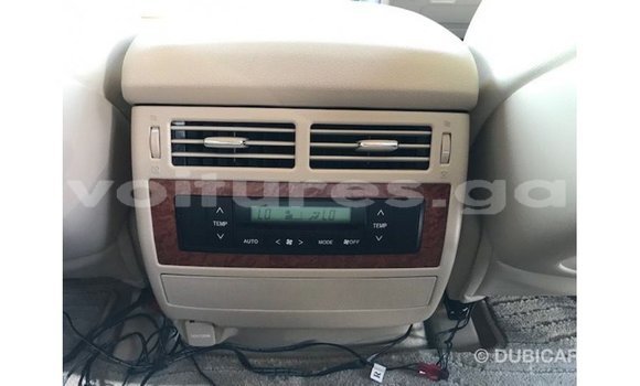 Sayi Imported Toyota Land Cruiser White Mota in Import - Dubai a estuary Sayi Imported Toyota Land Cruiser White Mota in Import - Dubai a estuary