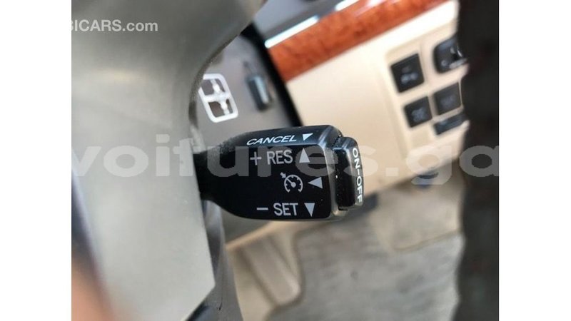 Big with watermark toyota land cruiser estuary import dubai 5888