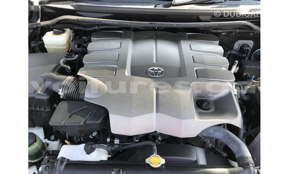 Sayi Imported Toyota Land Cruiser White Mota in Import - Dubai a estuary Sayi Imported Toyota Land Cruiser White Mota in Import - Dubai a estuary