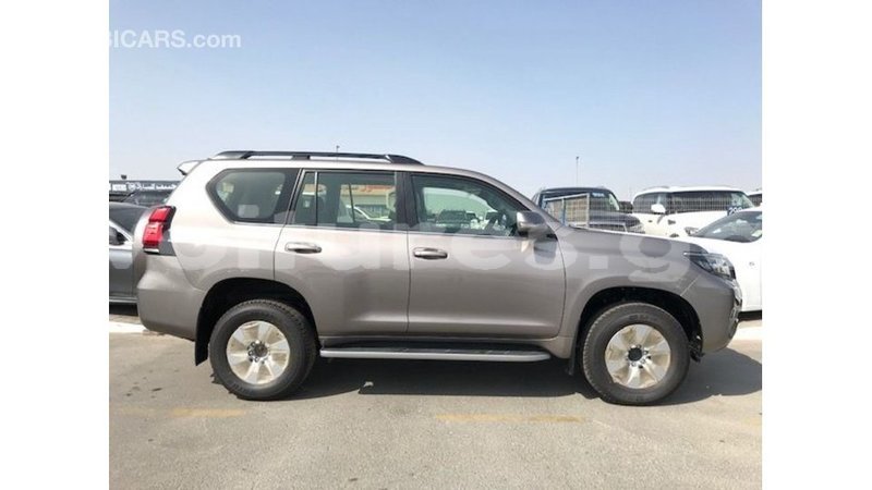 Big with watermark toyota prado estuary import dubai 5889