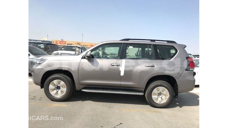 Big with watermark toyota prado estuary import dubai 5889