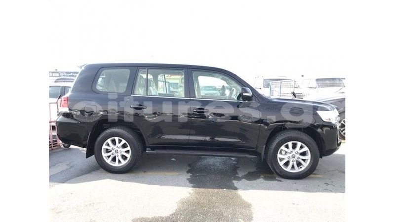 Big with watermark toyota land cruiser estuary import dubai 5891