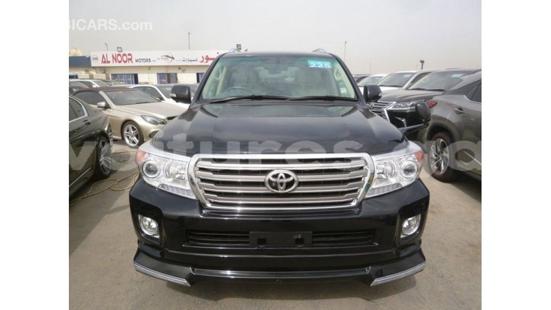 Big with watermark toyota land cruiser estuary import dubai 5896