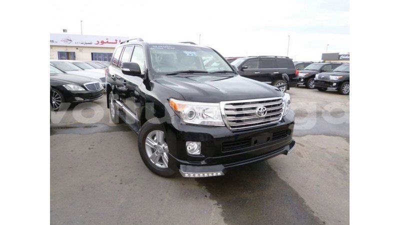 Big with watermark toyota land cruiser estuary import dubai 5900